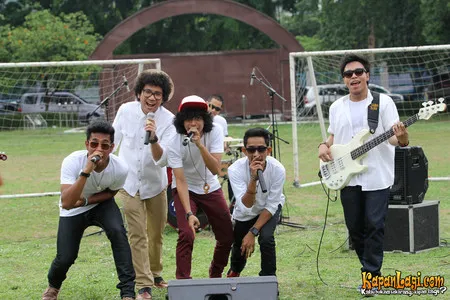 Foto Barry Likumahuwa Project