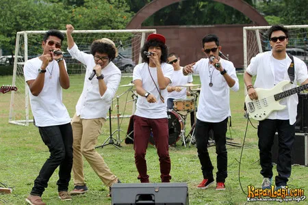 Foto Barry Likumahuwa Project