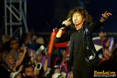 Foto Bastian Steel