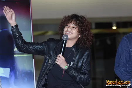 Foto Bastian Steel