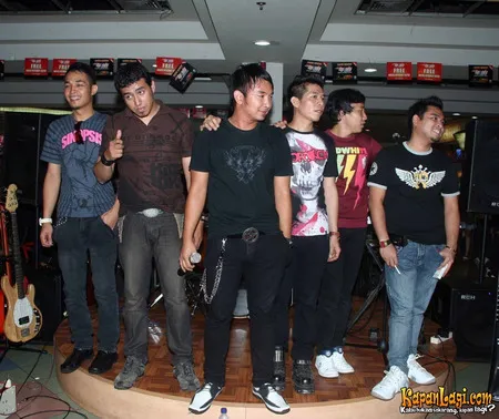 Foto Bintang Band