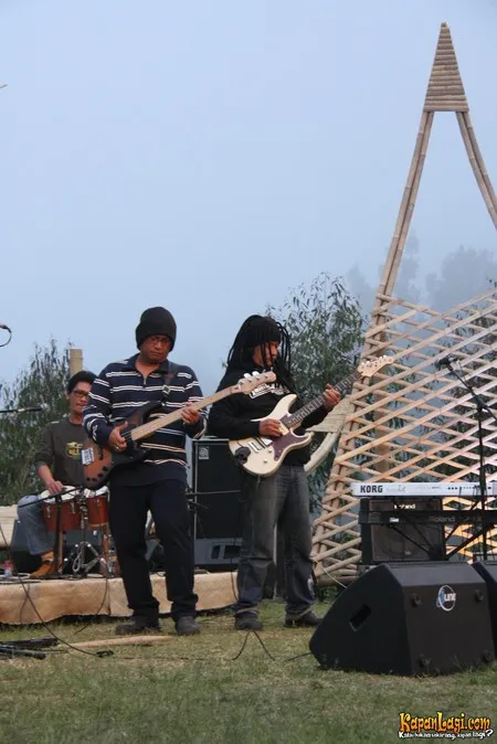 Foto Bintang Indrianto Trio