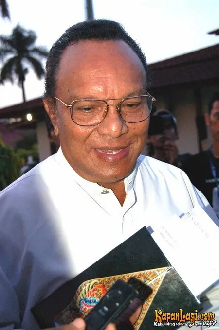 Foto Bob Tutupoli