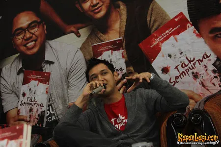 Foto Bondan Prakoso feat Fade2Black