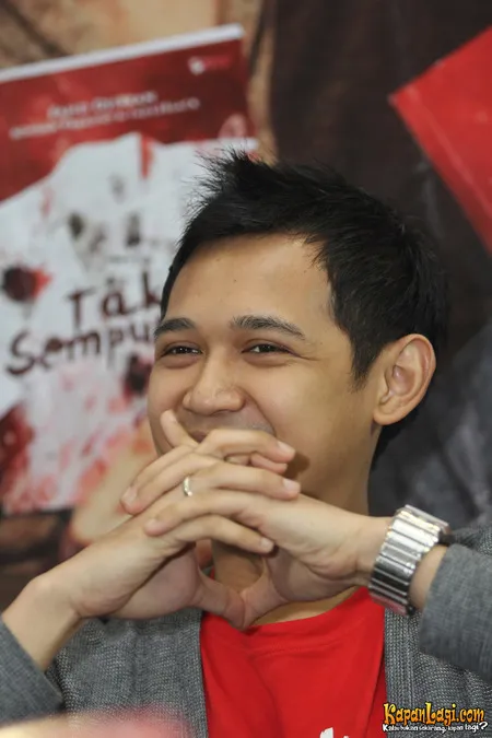 Foto Bondan Prakoso feat Fade2Black
