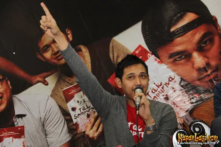Foto Bondan Prakoso feat Fade2Black