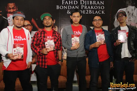 Foto Bondan Prakoso feat Fade2Black