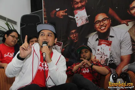 Foto Bondan Prakoso feat Fade2Black