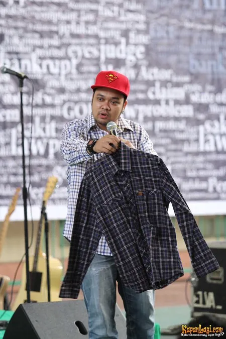Foto Bondan Prakoso feat Fade2Black