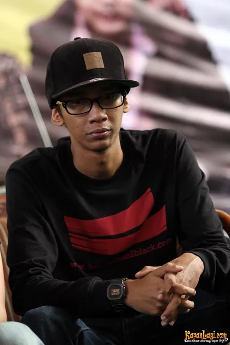 Foto Bondan Prakoso feat Fade2Black