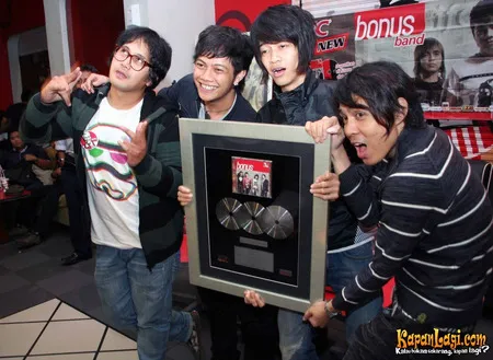 Foto Bonus Band