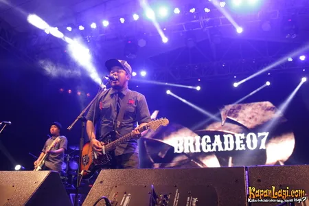 Foto Brigade 07