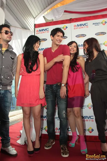 Foto Bukan Bintang Biasa