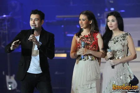 Foto Bukan Bintang Biasa