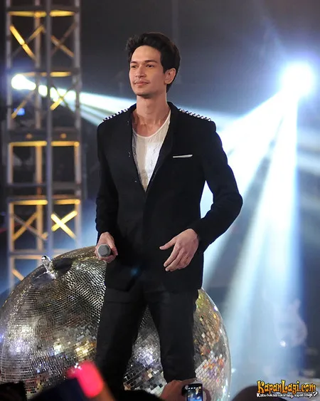 Foto Bukan Bintang Biasa