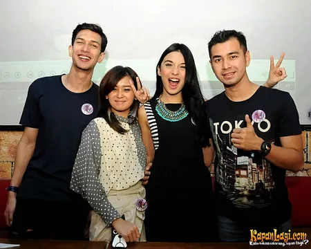 Foto Bukan Bintang Biasa