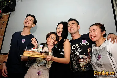 Foto Bukan Bintang Biasa