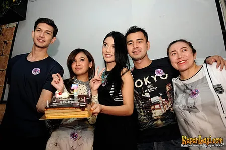 Foto Bukan Bintang Biasa