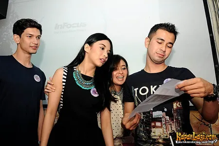 Foto Bukan Bintang Biasa