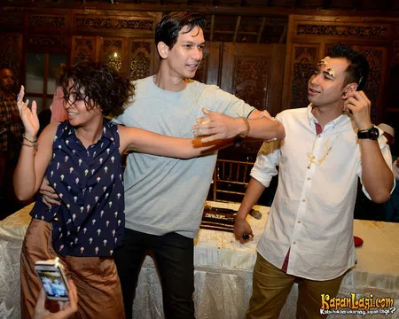 Foto Bukan Bintang Biasa