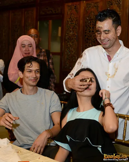 Foto Bukan Bintang Biasa