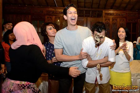 Foto Bukan Bintang Biasa