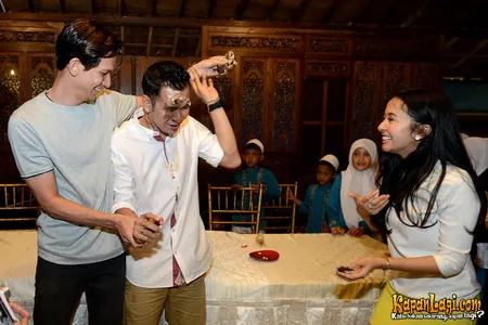 Foto Bukan Bintang Biasa