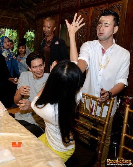 Foto Bukan Bintang Biasa