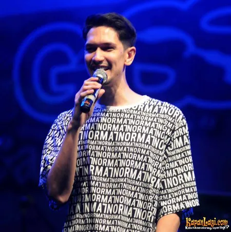 Foto Bukan Bintang Biasa