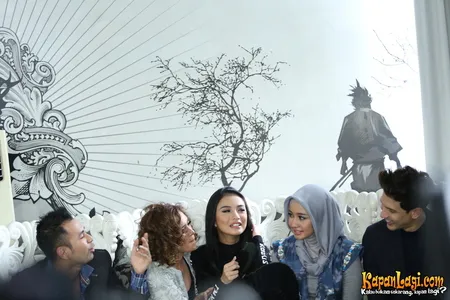 Foto Bukan Bintang Biasa