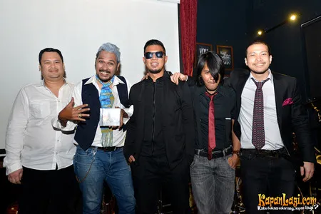 Foto Bunga Band
