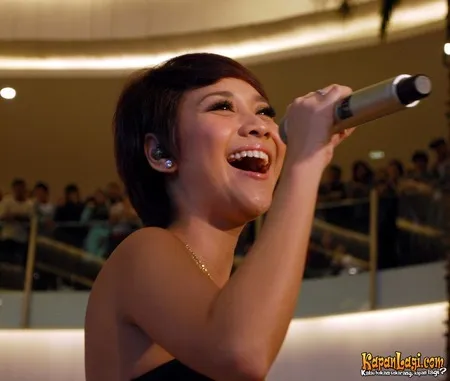 Foto Bunga Citra Lestari