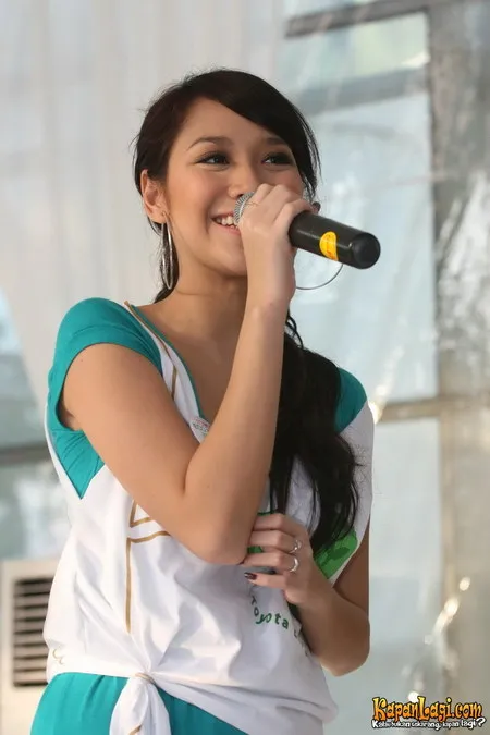 Foto Bunga Citra Lestari