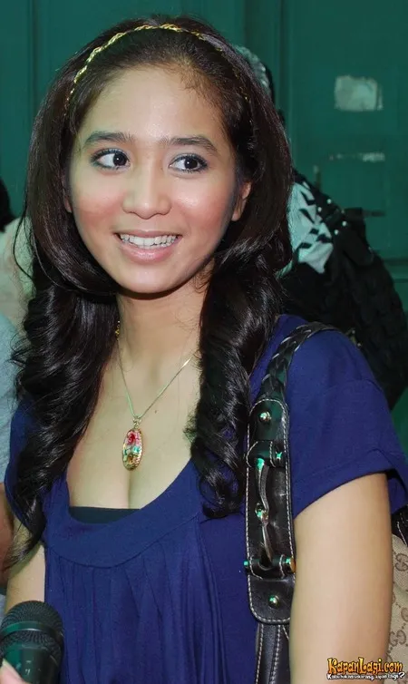 Foto Bunga Zainal Foto Bunga Zainal