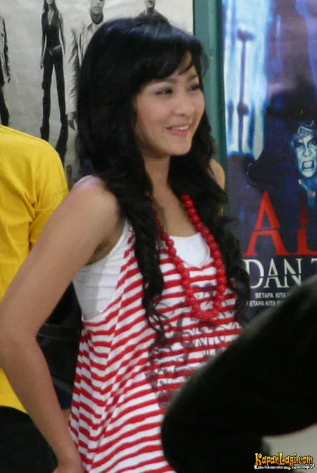 Foto Bunga Zainal