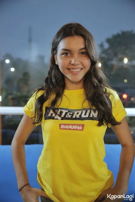 Foto Caitlin North Lewis