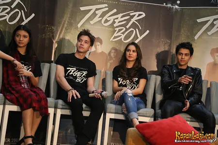 Foto Cassandra Sheryl Lee