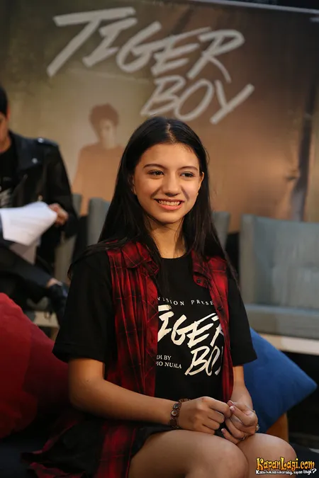 Foto Cassandra Sheryl Lee