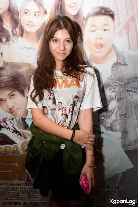 Foto Cassandra Sheryl Lee