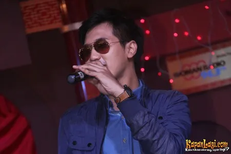 Foto Chris Ryan Duo Arka