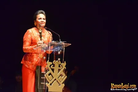 Foto Christine Hakim