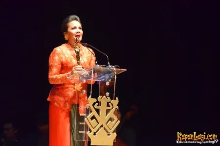 Foto Christine Hakim