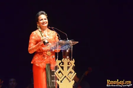 Foto Christine Hakim