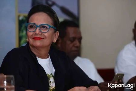 Foto Christine Hakim