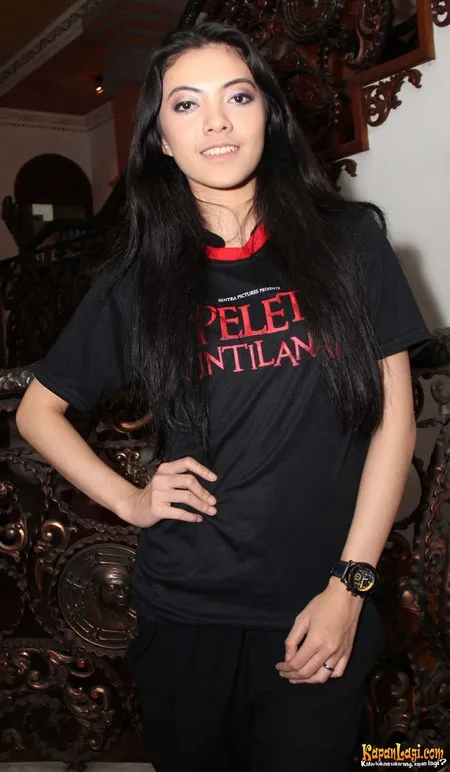 Foto Cinta Dewi