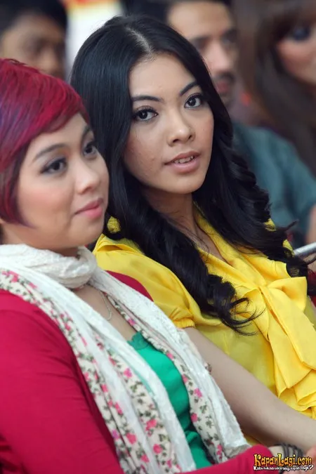 Foto Cinta Dewi