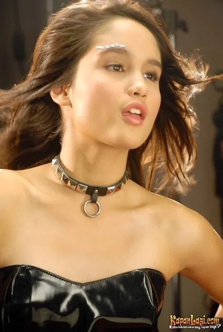 Foto Cinta Laura