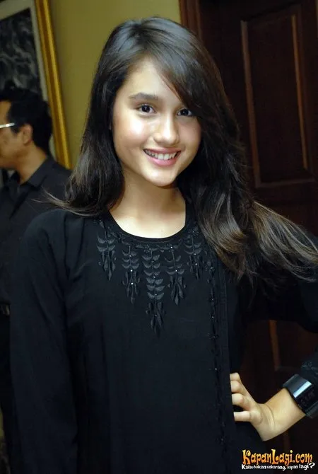 Foto Cinta Laura