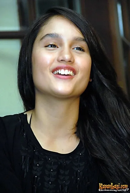 Foto Cinta Laura