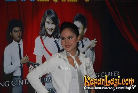 Foto Cinta Laura